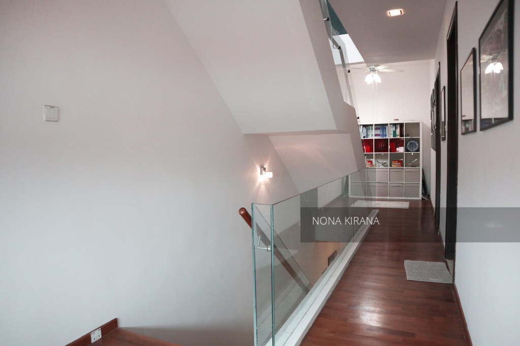 Platina Gardens (D27), Terrace #244890091